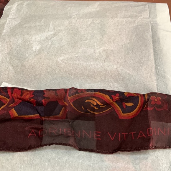 ADRIENNE VITTADINI floral scarf 100% silk - Picture 10 of 14
